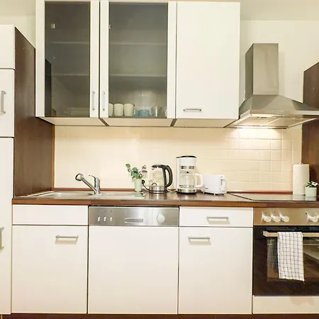 Bege Team Base إسن